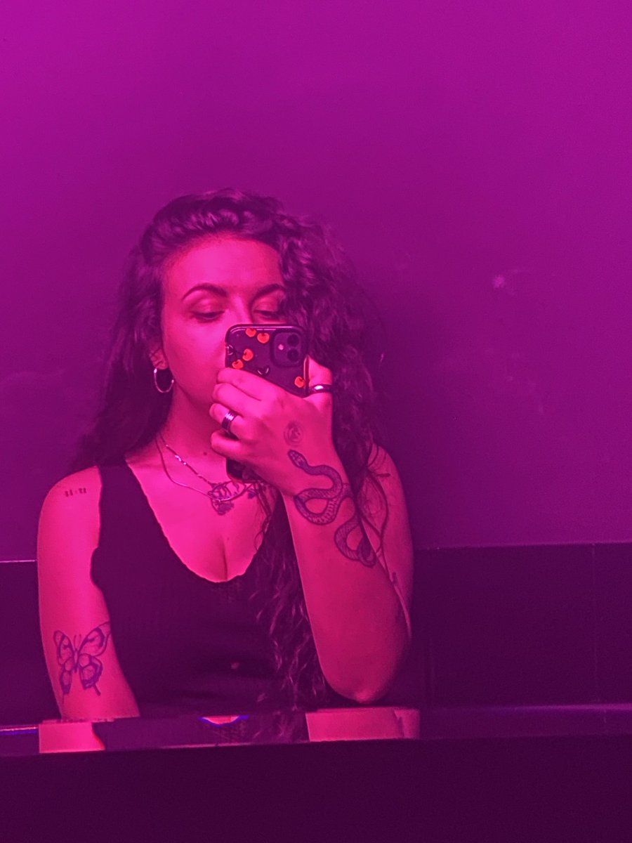 merdiosax's tweet photo. lo que te mando de fiesta mientras me divierto con tu puto dinero perritooooo 

🔥findom femdom sumiso financiero esclavo financiero slow drain fetish feet feetfetish boots bootfetish paypig moneyslave pelele pagafantas goddess🔥 https://t.co/rgWgFMbiLu