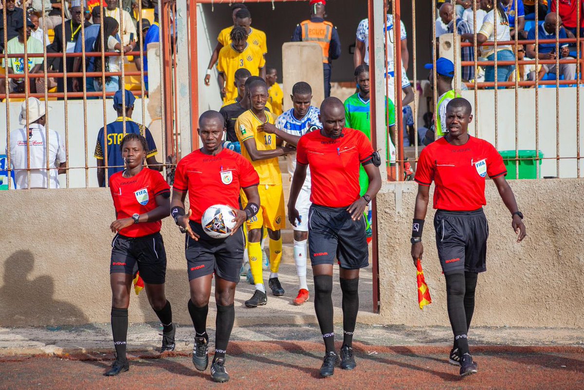 aschlmdakar's tweet photo. Clichés 📸 de la rencontre entre l'ASC HLM CLUB 🆚 l'US GORÉE
Ce dimanche 01 décembre 2024 au Stade Municipal des HLM
#HLMLAADEUK #aschlm #LSFP #football #tanor #kkmdautomobile #federationsen #ÑuDemDieuliko💙💛🤍💙💛 https://t.co/WDoHRk6QuL
