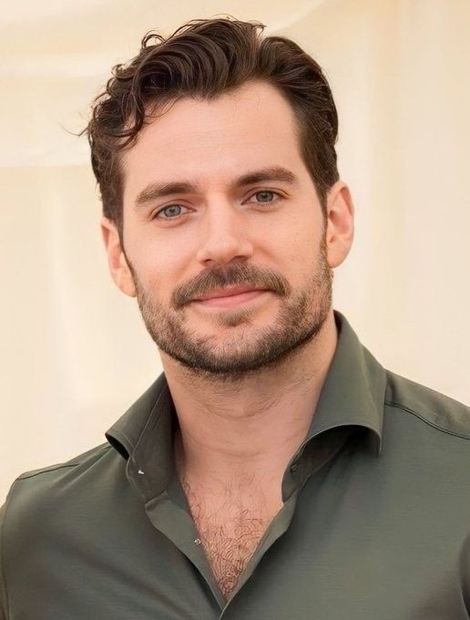 Sabem esse homem meio calvo que está na tela do celular de vocês? Bom... Esse homem se Chama Henry Cavill e ele é o melhor pai do mundo. 
Te amo  e tenho orgulho de chamar ele de pai e está comigo nos momentos mais difíceis da minha vid eu te amo pai. <a href="/WDALGLlESH/">ᅟᅟ ℋ𝙴𝙽𝚁𝚈 𝒞.</a>