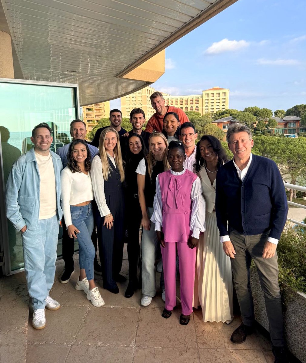 Diego García Carrera (@diegogcarrera) on Twitter photo Finde de reuniones con la Comisión de Atletas de <a href="/WorldAthletics/">World Athletics</a> .
Me voy contento porque creo que hemos podido dar nuestra opinión ante todos los departamentos de la federación, y con la sensación de estar más cerca de esa unión que, como deporte, nos hace mucho más fuertes. Finde de reuniones con la Comisión de Atletas de <a href="/WorldAthletics/">World Athletics</a> .
Me voy contento porque creo que hemos podido dar nuestra opinión ante todos los departamentos de la federación, y con la sensación de estar más cerca de esa unión que, como deporte, nos hace mucho más fuertes.