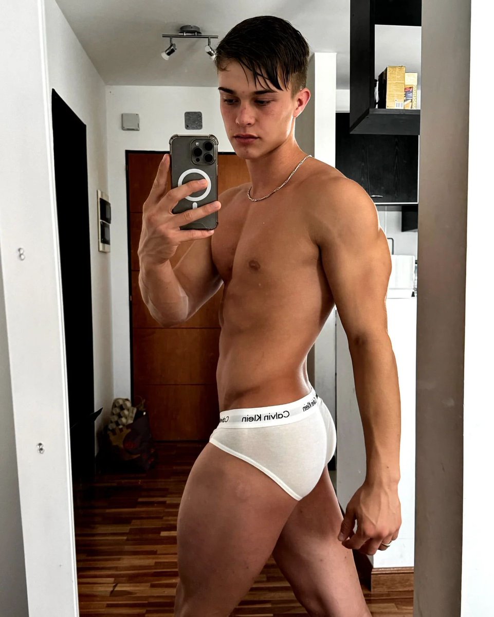 _sweetboynova's tweet photo. Horny boy🥵😈 https://t.co/hbQjeJm3H9