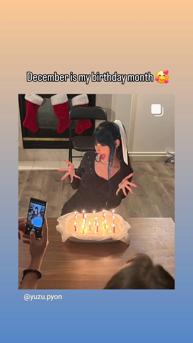 My birthday is coming up on the 31st of December ✨️

You really don't have to but if you want to gift me something, my birthday wishlist is up : https://t.co/L317XDOfWr

I will do a birthday stream at the end of the year to thank everyone that gifted me something for my birthday.

Live will be on https://t.co/hAhc5HUGhI Time and day TBA

List has tons of cheap supplies I need for my Sauron cosplay crafting project, clothes, and some collector stuff that I wish to get (like the LOTR books illustrated by Allan Lee edition 👀) but you can also SUGGEST gifts that are not on the list using that option.

Again, you really don't have to gift me anything, you exisiting in my life is already a gift truly. Happy holidays 💙
