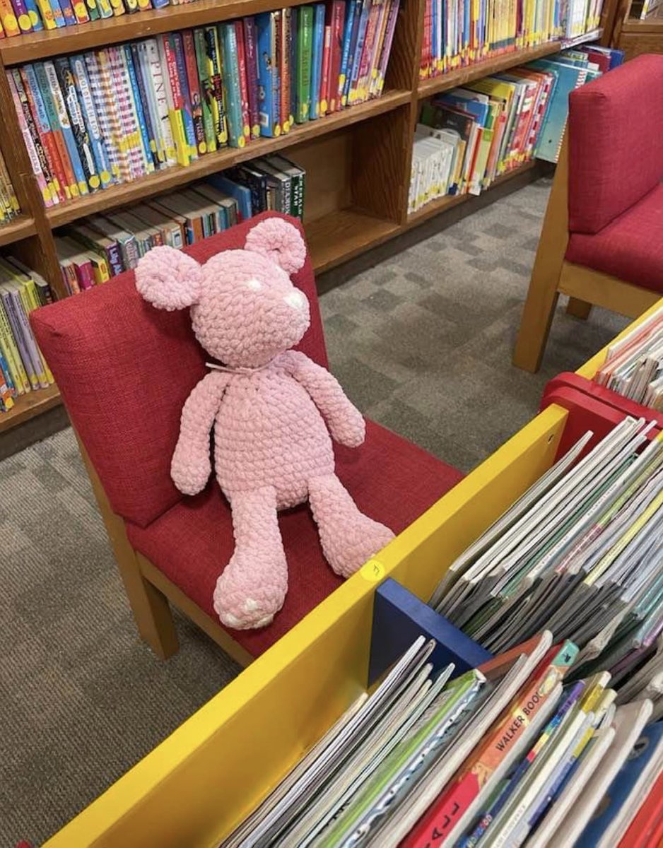 This little bear was left in the library few weeks ago. She’s been enjoying our great range of books but would love to be reunited with her owner! 🥰