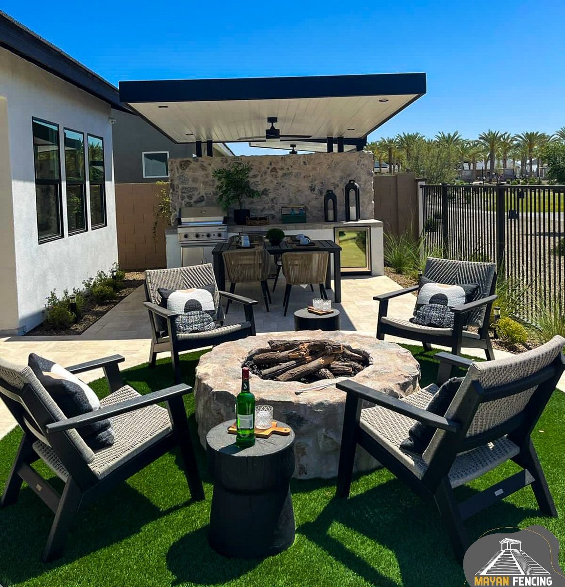 mayanfencing's tweet image. 𝑯𝒂𝒑𝒑𝒚 𝑴𝒐𝒏𝒅𝒂𝒚 🌵😎

#cantilever #steelshade #shadestructure #customwork #Phoenix #Arizona