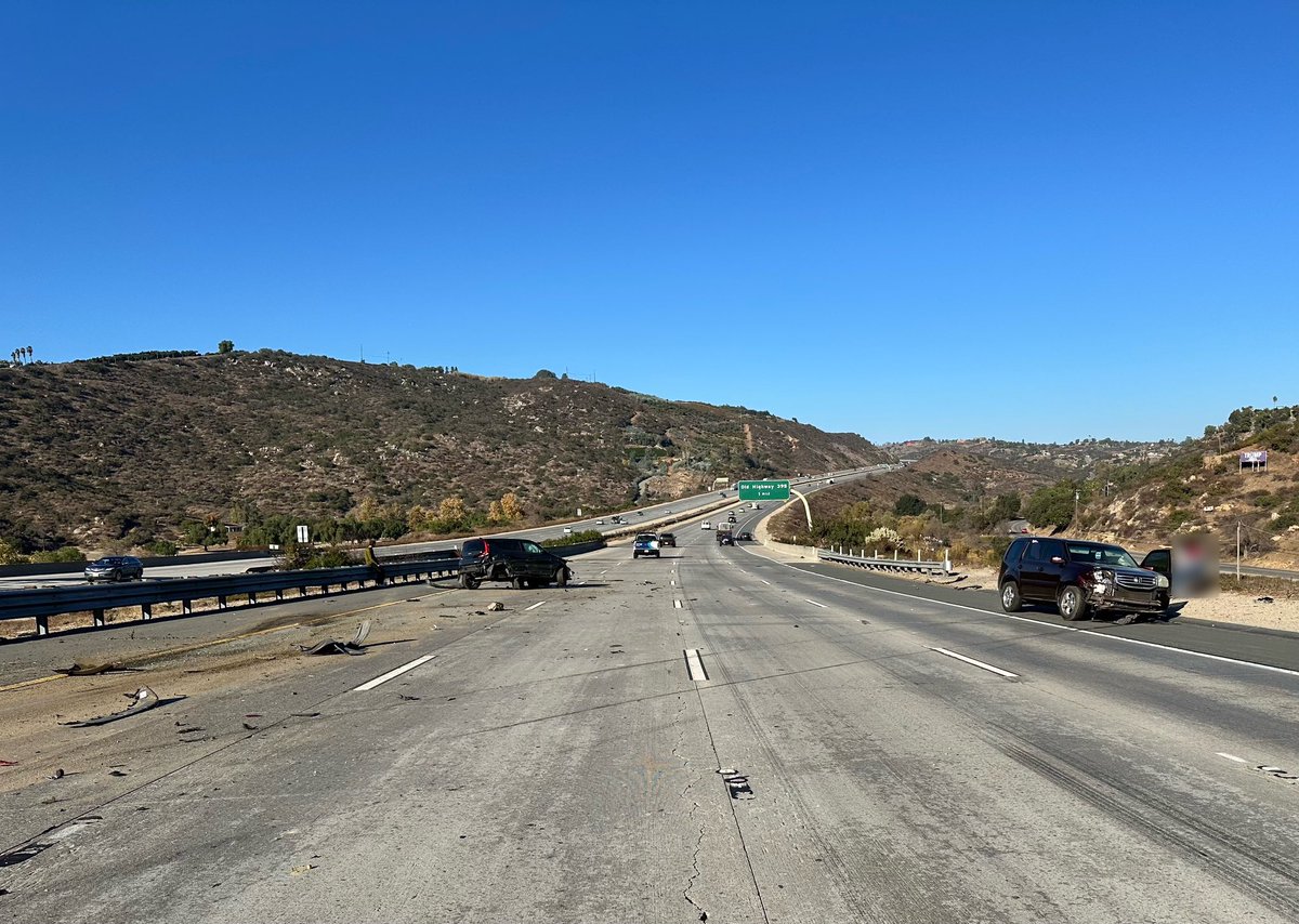 CHP_Oceanside's tweet photo. ** Traffic Advisory**
Expect delays in the area of northbound I-15, north of Gopher Canyon Road. CHP Oceanside Officers are out investigating a multi vehicle crash blocking the #1 lane (left lane). Please use caution in the area. #TrafficAlert #CHP #CommuteTraffic @CHP_HQ https://t.co/DrReByAPEE