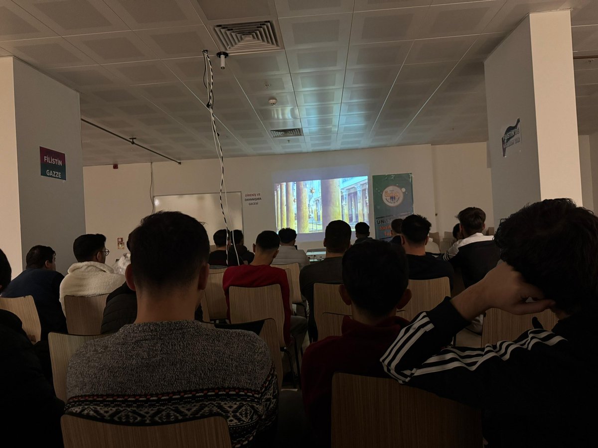 ÜniAK’ta Bugün 😎✨

📍Çankırı teşkilatımız, KYK yurdunda kalan öğrenci arkadaşlarımız ile Özgür Filistin temalı söyleşi programı gerçekleştirdi 🇵🇸🇹🇷

Özgür Gazze, Özgür Filistin ! 

<a href="/eyupkadirinan/">Eyyüp Kadir İnan</a> 
<a href="/mucahidsuleyman/">Mücahid Süleyman Daldallı</a>