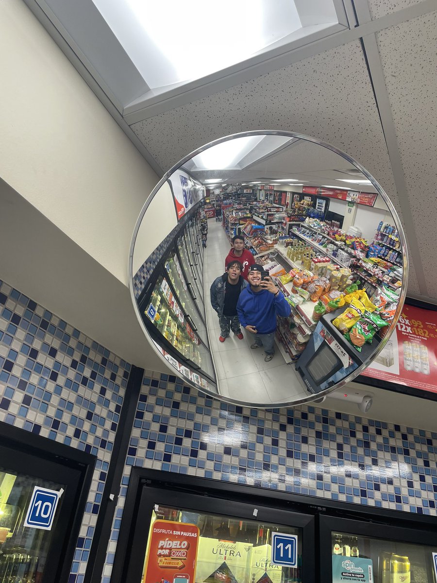 Hace 1 año se despidieron estos individuos 😞,actualmente Tadeo y David están presos x crímenes de odio