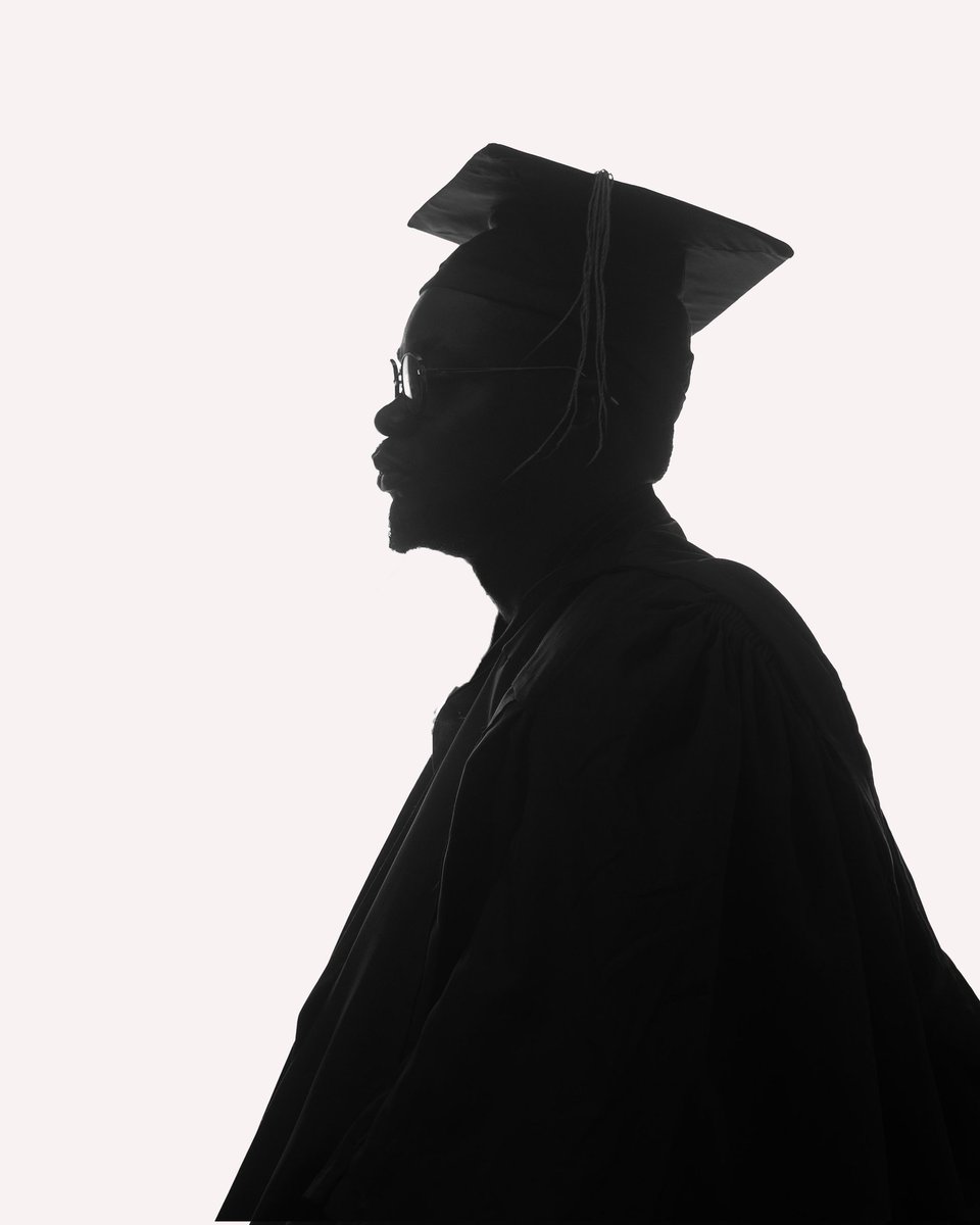 Luqmaneleshin's tweet image. Just because I have a thing for BW
#class22 #graduation