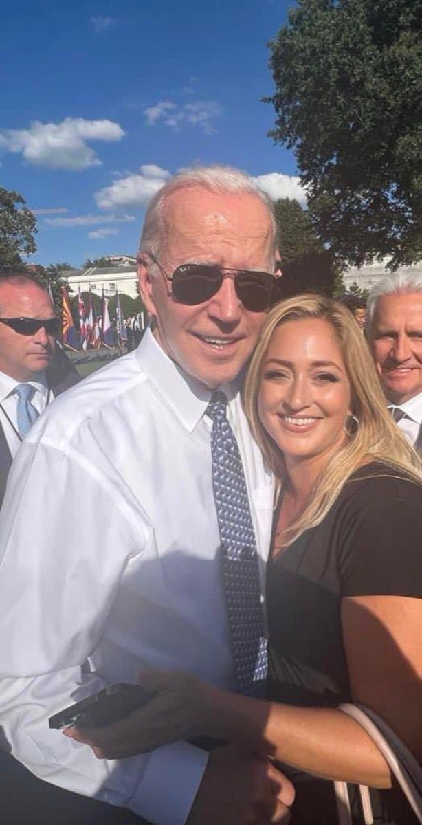 LindaTraitz's tweet photo. @JoJoFromJerz Here’s “JoJo” today, on the left, smiling alongside her senile hero #GrifterJoe.
And here’s “JoJo” on the right when President Trump pardon’s the J6’rs
🤣🤣🤣 https://t.co/tjiHgAHL6I