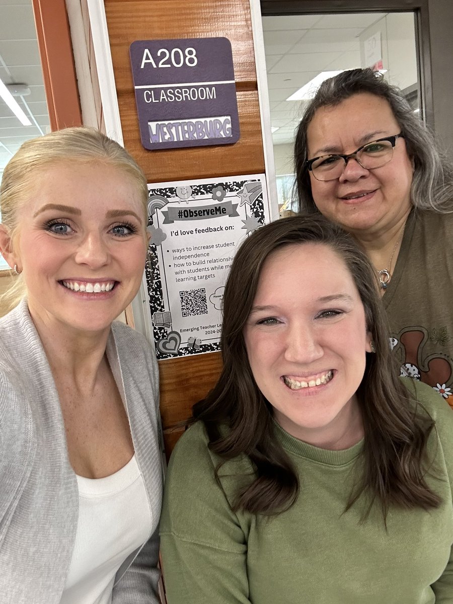 EmilyWesterburg's tweet photo. Thank you @adelfa65 and @MrsWiniecki for coming to my classroom! #observeme #PISDLaChat #PISDETLA https://t.co/gM7dDztDh4