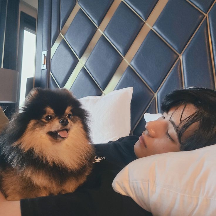 Valen_Army203's tweet photo. Siempre estamos contigo, te agradezco Tannie por estar en la  vida de Tae, por amarse mutuamente y compartir con el, te Extrañaremos mucho 💜
WE LOVE YOU YEONTAN 
WE LOVE YOU TAEHYUNG
ALWAYS WITH TAEHYUNG
WITH TAEHYUNG TILL THE END https://t.co/vo94zAXJLA