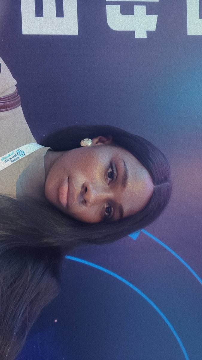 ms_ebi_'s tweet image. I learned a lot and I got to know a few tools that I&apos;m looking forward to working with (&quot; my plans are itchy😂&quot;)

But I made a new friend @resolytics  

Help me find him on here 
#bluechipdataandaisummit2024 #BluechipDataandAISummit #BluechipTech