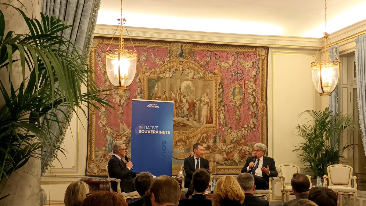 "Il est essentiel d'instaurer un 'level-playing field' pour que les compagnies aériennes 🇪🇺 ne soient pas pénalisées par la  réglementation  🇪🇺 sur la #décarbonation qui doit s'appliquer à tout le monde. Pour ça,  il faut du leadership !" <a href="/ThierryBreton/">Thierry Breton</a> <a href="/instchoiseul/">Institut Choiseul</a> #SAF