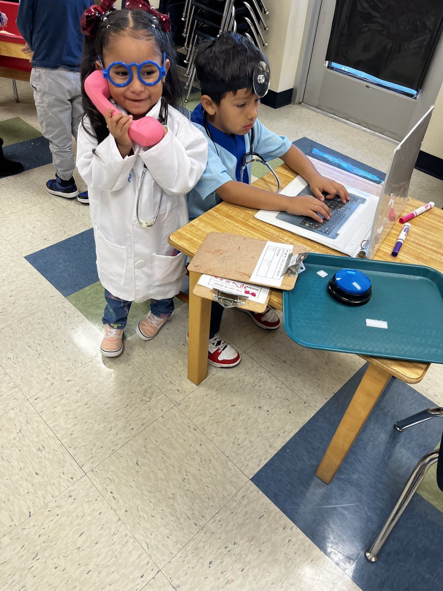IsaacsECS's tweet image. Just look at the fun and learning going on here. Students in Ms. Ochoa&apos;s class are pretending to be doctors.  ❤️❤️#MakeitfunMonday #PoweredbyLearning