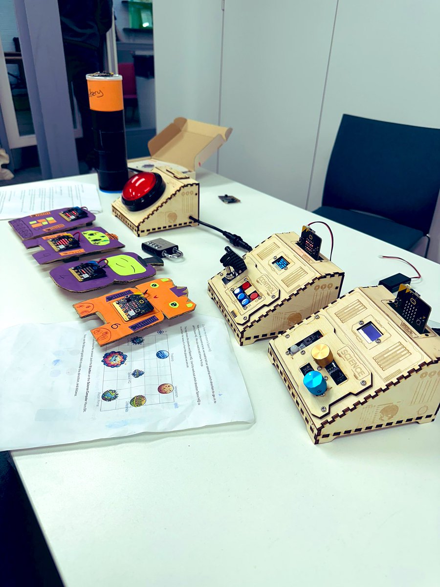 CoderDojoBanb's tweet image. Great weekend in Cambridge getting ideas for all our ninjas. Pilgrimage to the @Raspberry_Pi store & then #ClubsCon24 jam packed with fun, creativity & the best bunch of people from @RaspberryPi_org @coderDojo & @CodeClub you could ever wish to spend time with. Thank you!❤️🖤💚