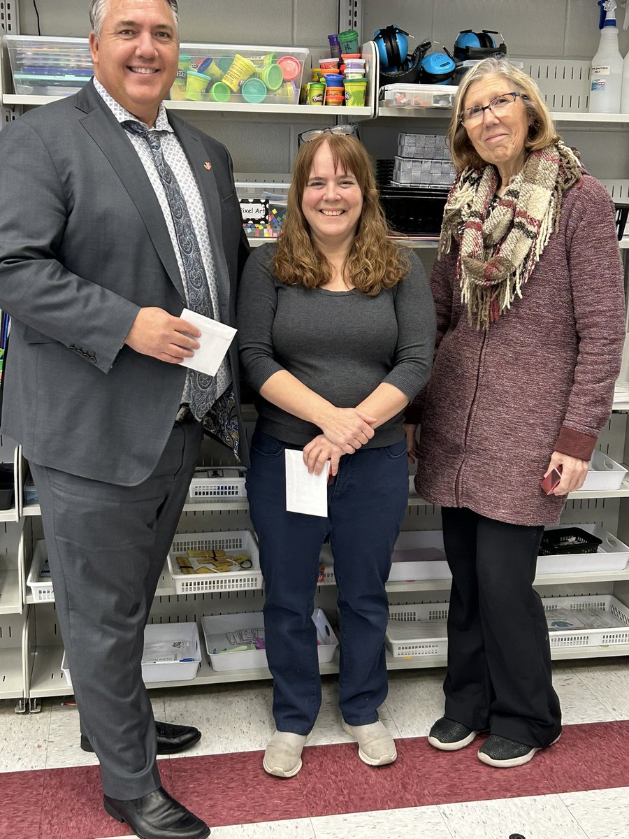 🎉Celebrating a Decade of Dedication! 🎉 

At GSTS, We honor four incredible staff members who have reached an amazing milestone—10 years of service with Red Deer Public School Division!

🌟 Mrs. Mathison
🌟 Mrs. McDonagh
🌟 Ms. Kralkay
🌟 Ms. Sauer