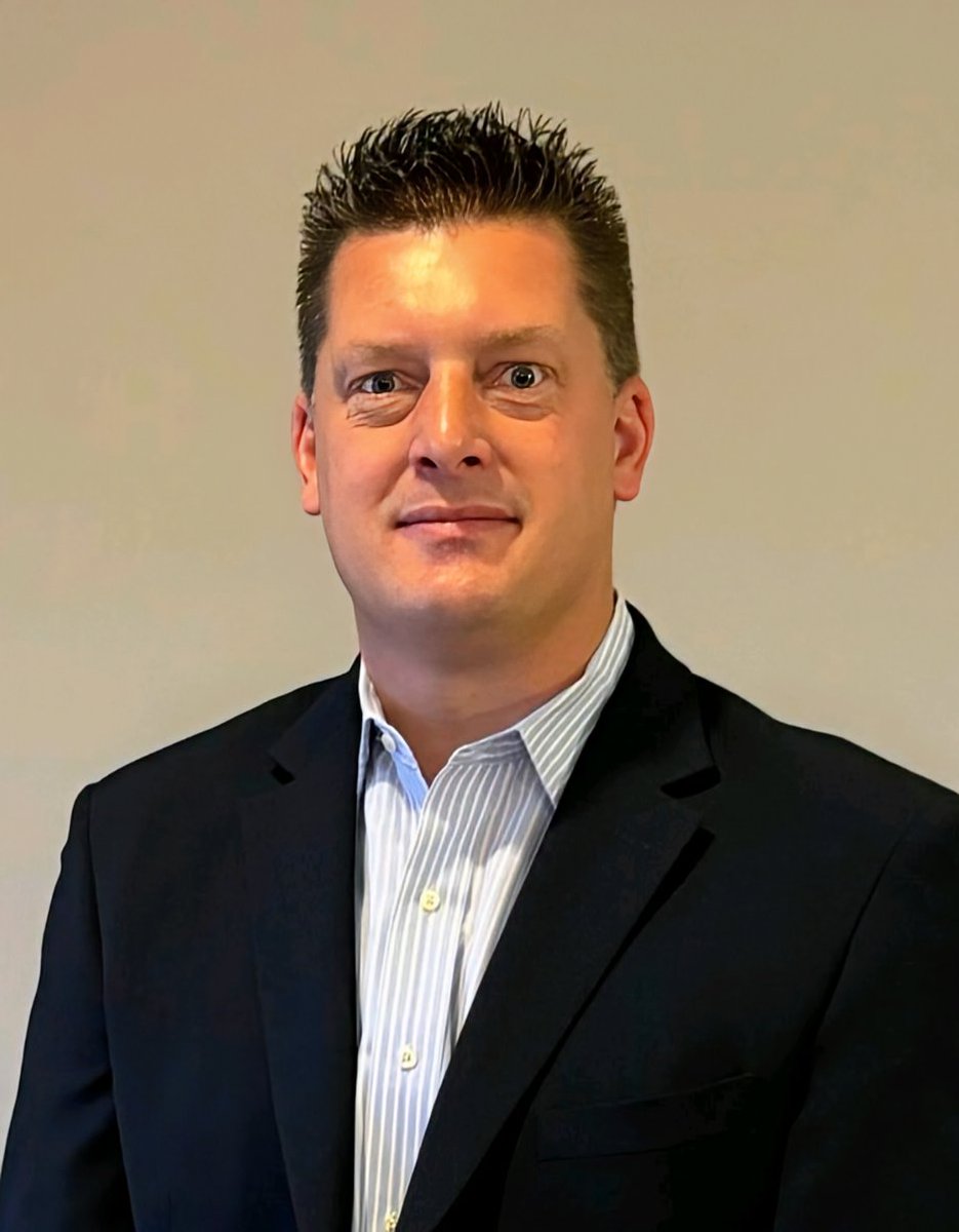 We are very excited to announce the addition of Mark J. Banach to our brokerage team! Mark's primary focus is retail, stemming from his experience in the shopping mall industry. Mark originally acted as a financial officer, gravitated to the deal making side of the business, and