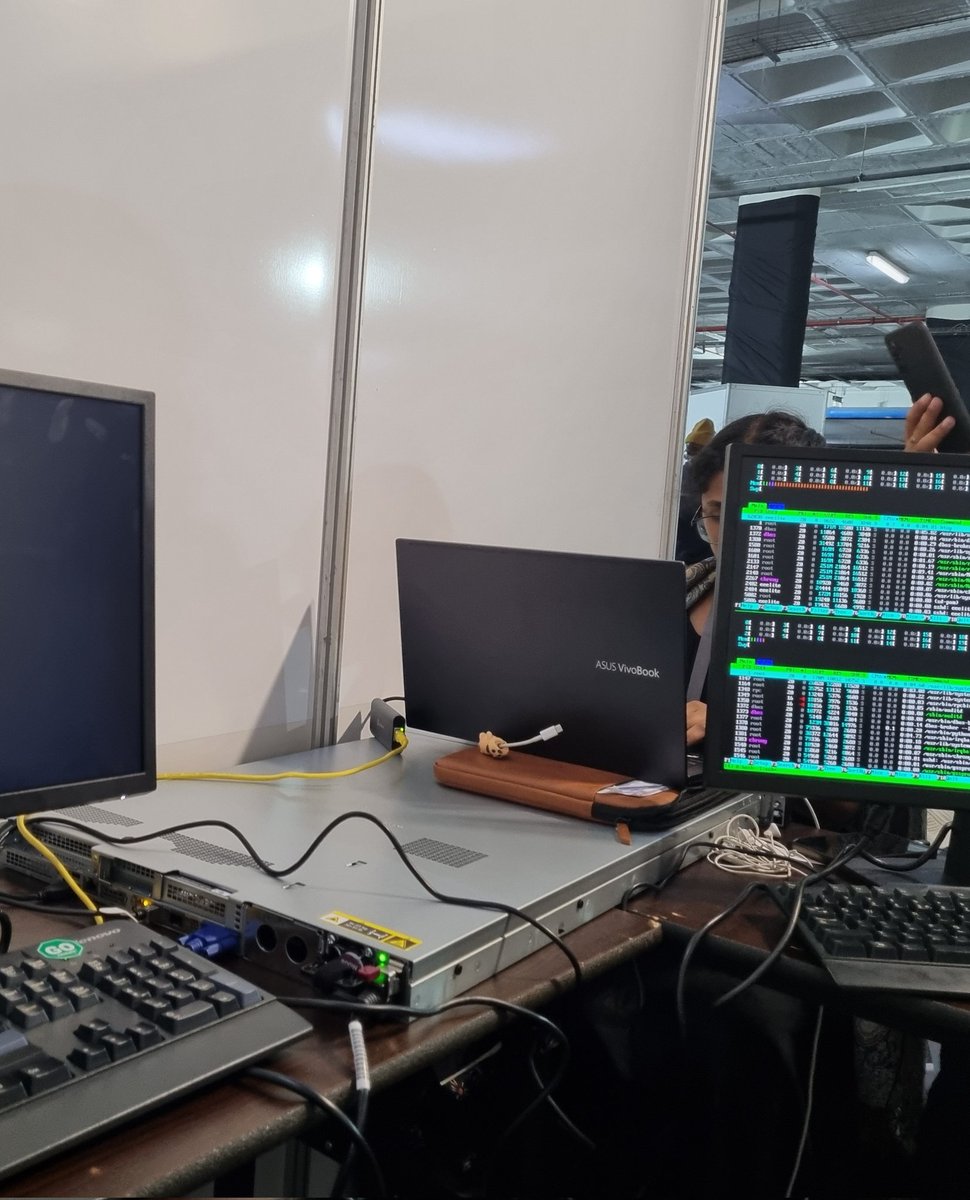 TeamEEElite's tweet image. Today&apos;s views 💖.  ( this is the first time we have left the perimeter )
#chpc_scc #HPC #TeamEEElite #iamhpc #womeninSTEM #womenintech