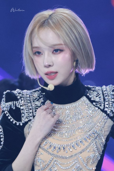 pannchoa's tweet photo. Is Winter's haircut at the MMA hard to pull off?
https://t.co/AGFaDDsKqS https://t.co/PQXeF3H4q0