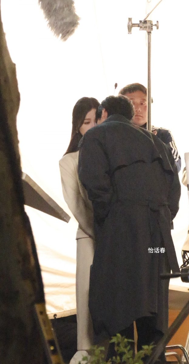 HeyuHe1khappy's tweet photo. If u had read the novel this still would hit u differently knowing Mumu is literally the only soft spot of Jin Chao...love how this feels quite dominant yet soft and fragile
#Heyu #何与 #虞书欣 #EstherYu #双轨 #startr https://t.co/WtqYrzMx7u