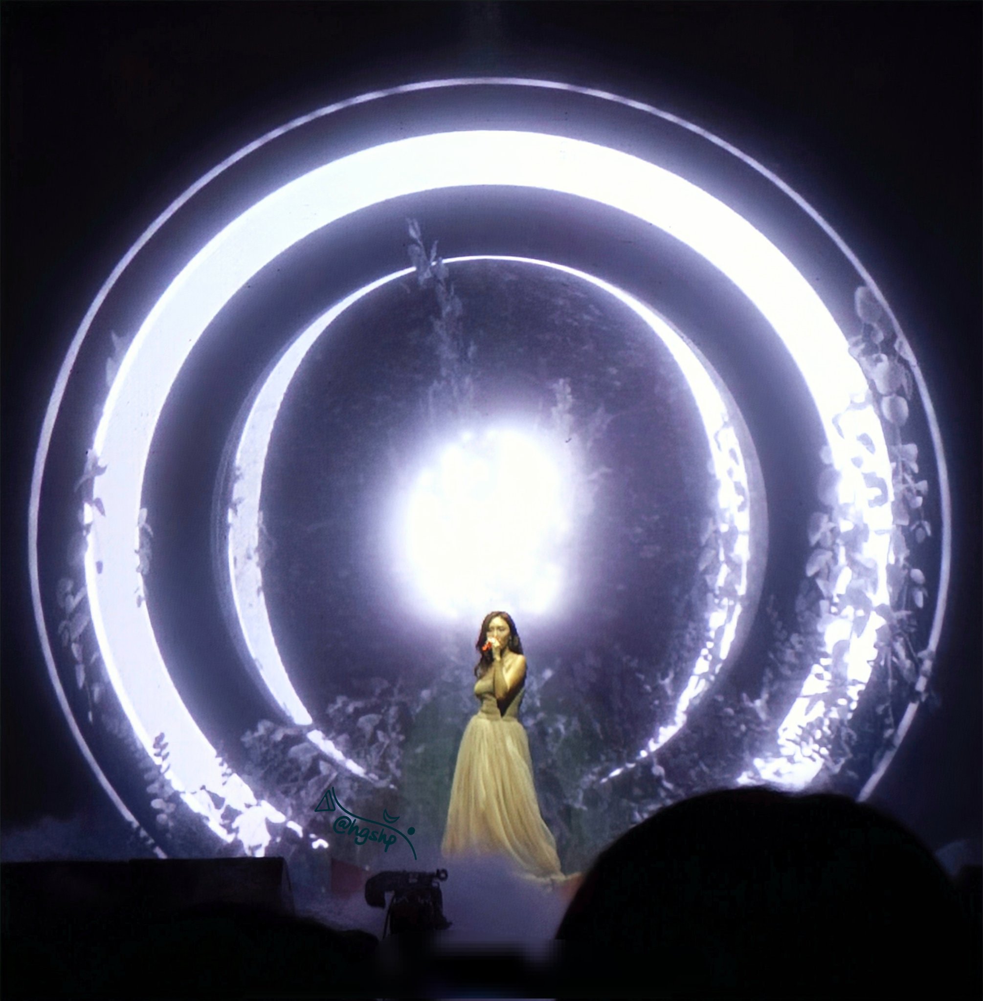 240622 1st Twits Fancon SG - Intro: Nobody Else<br>#화사 #HWASA<br>#Twits #멍청이<br>#HWASAinSG #TWITSinSG