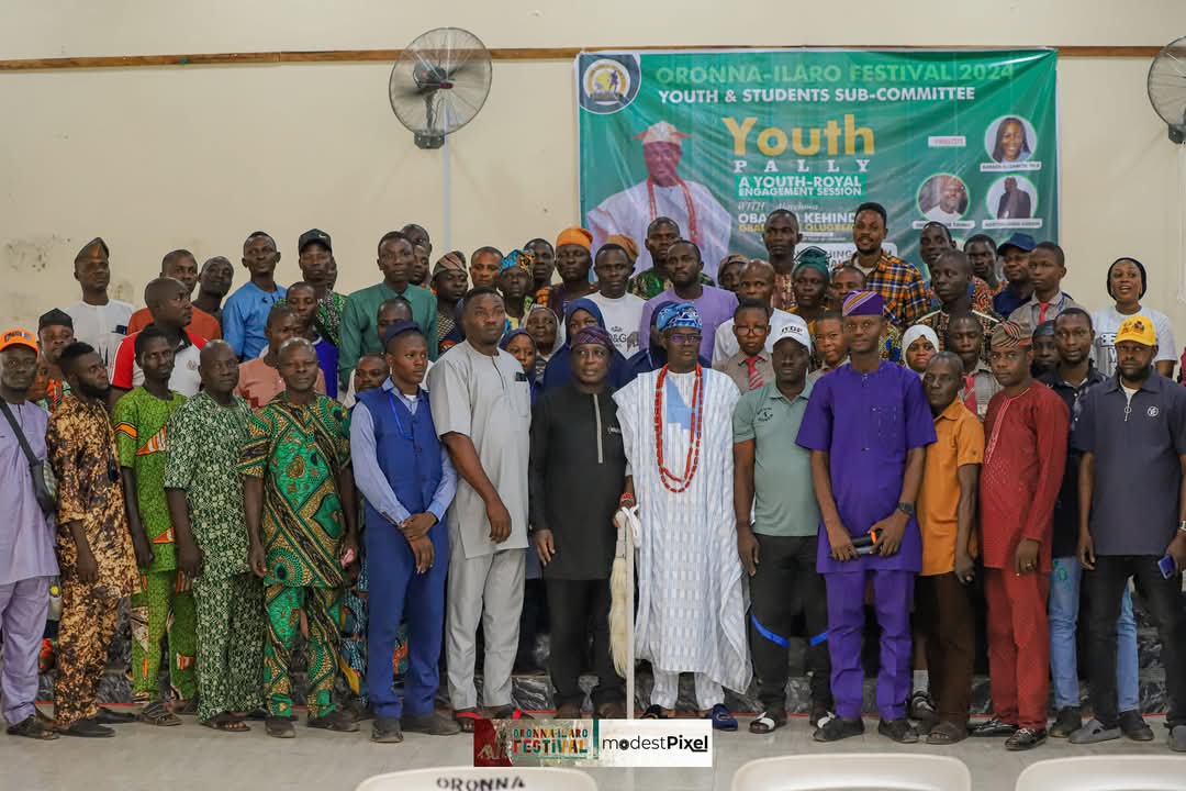 oronnafestival's tweet image. A meaningful dialogue between Oba Kehinde Gbadewole Olugbenle and Ilaro Youths in a first of its kind YOUTH PALLY WITH KABIESI. 

#oronnailarofestival2024 
#oronnailarofestival 
#ilaro