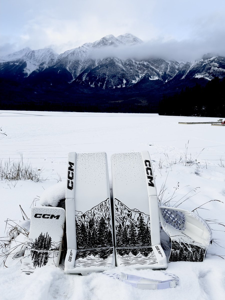 When Reid Jackson and his family lost their home in the Jasper wildfires this summer, he needed to replace his goalie setup

He decided to honour Jasper. The pads feature Pyramid Mountain, Spirit Island on the Blocker, and Roche Bonhomme on the glove.

"Hockey is a saviour ❤️"