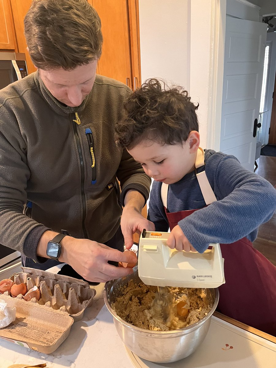 davy_vanhoutte's tweet photo. What a great holiday weekend! Feeling #Thankful for love, friendships, family &amp; science! 🥰 
Oh, and don’t forget chocolate chip cookies 🍪 and dinosaurs 🦖 
#ECMatrixIsEverywhere  #ASMBeThankful https://t.co/Zj7fqci8Ew