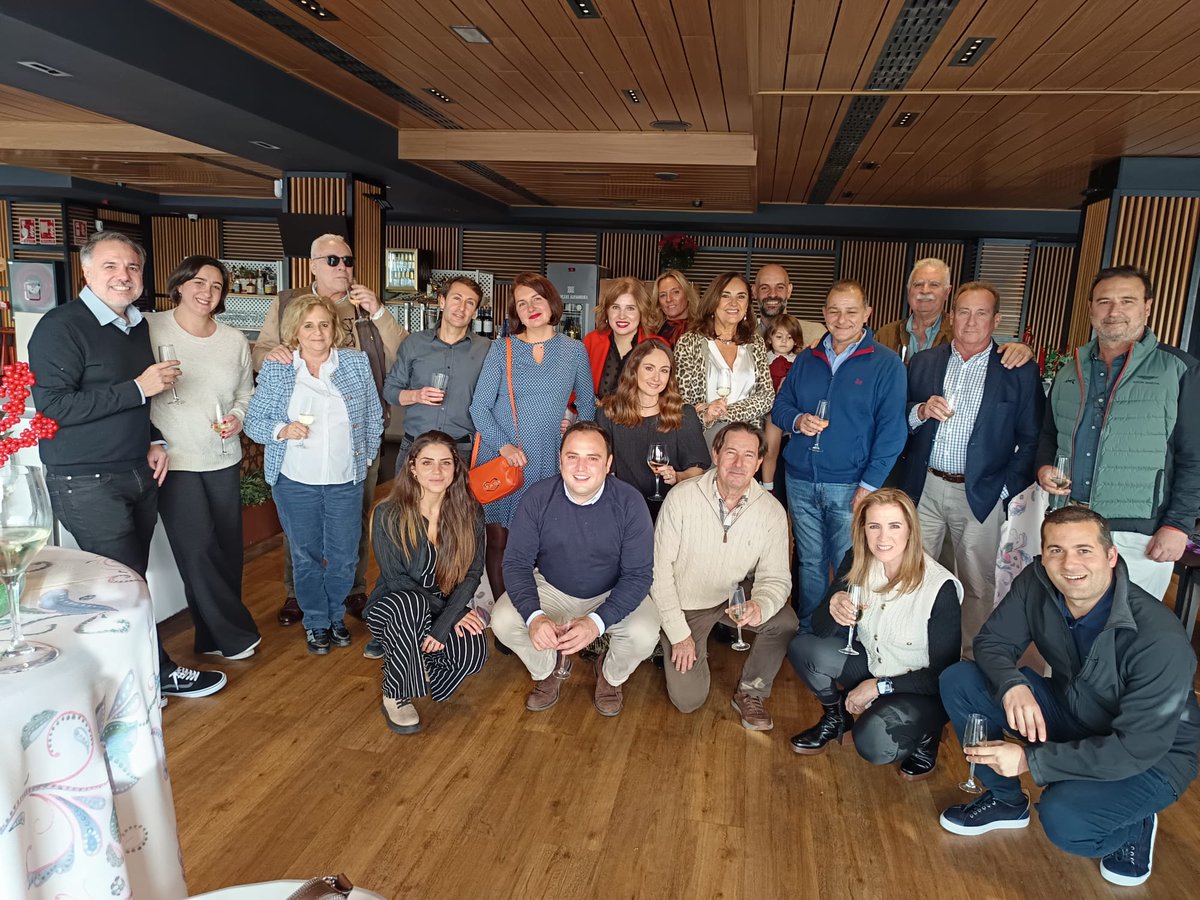 Comida de navidad de los prácticos de Sevilla. Lo hemos pasado genial!