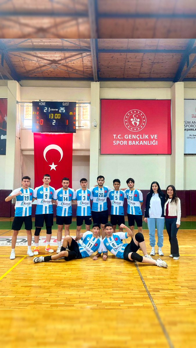 Okul takımımız, Genç Erkekler Voleybol Müsabakasında rakibi Salim Yılmaz Anadolu Lisesi'ni 2-0 yenip gruptan çıkarak Mersin'de ilk 8 takımdaki yerini garantilemiştir.
<a href="/tcmeb/">Millî Eğitim Bakanlığı</a> <a href="/Yusuf__Tekin/">Yusuf Tekin</a> <a href="/MersinMEM/">Mersin İl Millî Eğitim Müdürlüğü</a> <a href="/fazilet_durmus/">Fazilet Öğretmen 🇹🇷</a> <a href="/mut_mem/">Mut İlçe MEM</a> <a href="/erddlk33/">Erdal DÖLEK 🇹🇷</a> <a href="/Ahmet_ISIK33/">Ahmet IŞIK</a>