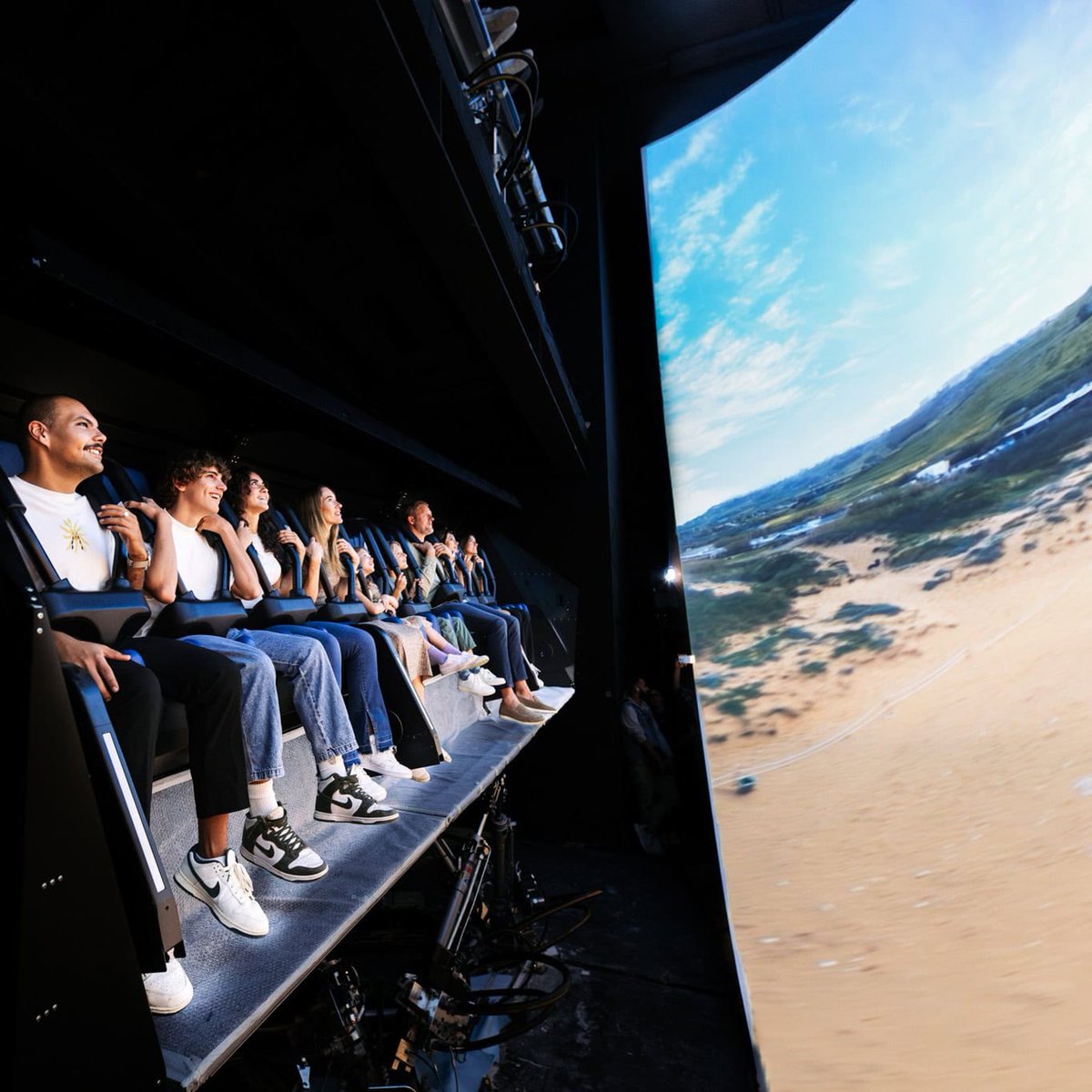 Team_DRDB's tweet image. The first flying theatre of Malta has opened: Odyssey Malta at Mercury Towers. Built by Simtec Systems, it offers guests a glimpse of the island and its history.

Read all about it through: darkridedatabase.com/odyssey-malta-…

#FlyingTheatre #MercuryTowers #DRdb