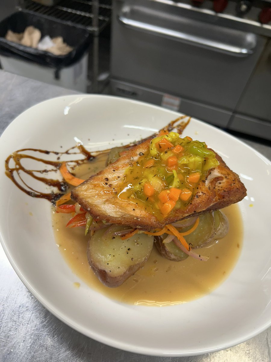 We are open 5-10pm! 
Happy Hour 5-7pm

#ceasarsalad #yyt #yytfood #christmas #christmas #holidaydrinks #eggnogmartini #eggnogmartini #freshseafoodpasta #freshpasta