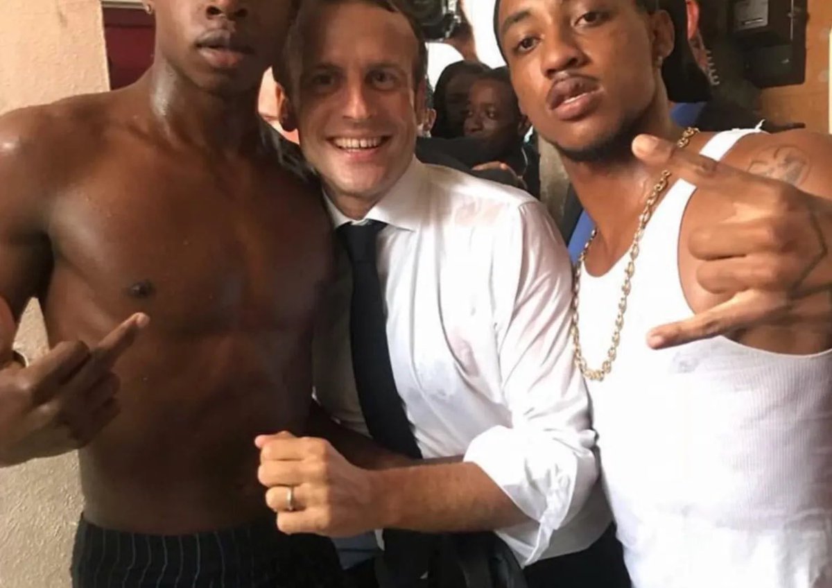 BestPlaceOnEar2's tweet photo. #Macron QUALORA DOVESSI RIMANERE SENZA LAVORO E IL TUO GOVERNO ANDASSE A FARE IN CULO HAI UN POSTO ASSICURATO COME CEO DELLA #jaguar 

SALUTI 

#France #MacronDémission #francia https://t.co/y3V2yXHUi8