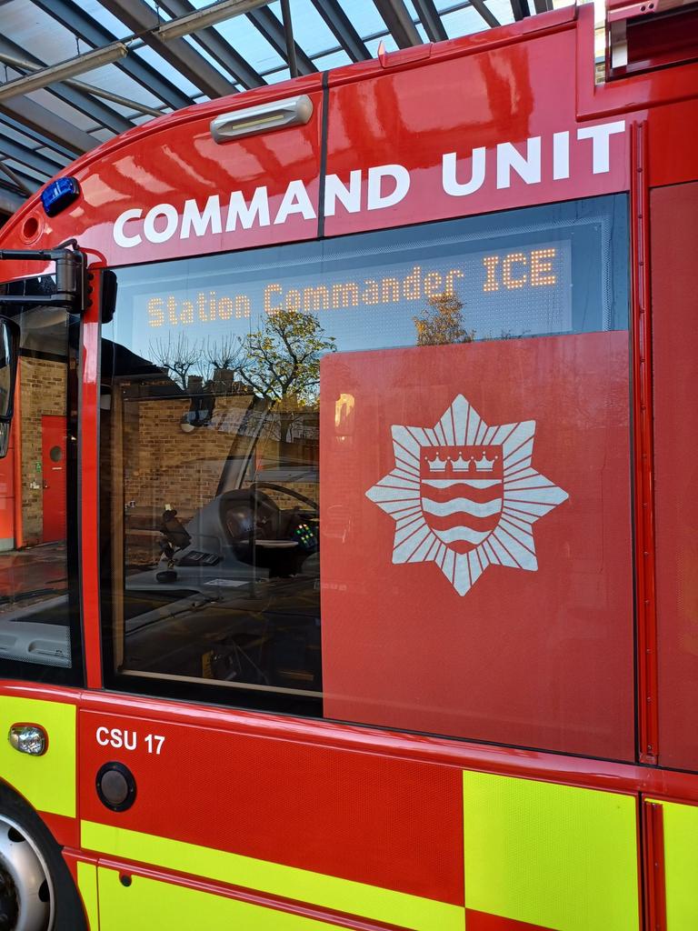 LFBSouthwark's tweet image. Southwark Borough crews carrying out incident command training, using the command unit at Dockhead Fire Station  
@LondonFire @SE_DAC #firefighters #training #incidentcommand #exercise