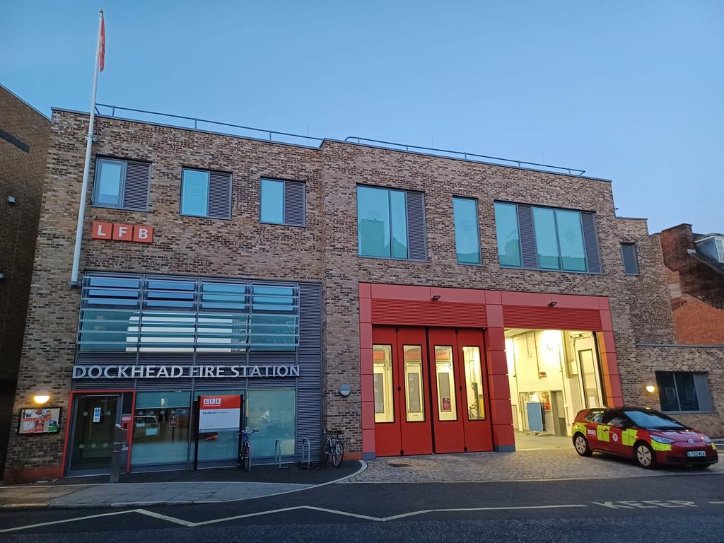 LFB Southwark (@lfbsouthwark) on Twitter photo Southwark Borough crews carrying out incident command training, using the command unit at Dockhead Fire Station
<a href="/LondonFire/">London Fire Brigade</a> @SE_DAC #firefighters #training #incidentcommand #exercise Southwark Borough crews carrying out incident command training, using the command unit at Dockhead Fire Station
<a href="/LondonFire/">London Fire Brigade</a> @SE_DAC #firefighters #training #incidentcommand #exercise