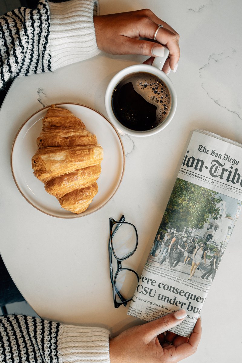 Holsemcoffee's tweet photo. Discover our signature, handcrafted lattes made with our coffee-house beans and real fruit, for a bright and refreshing flavor🍊Whether it’s catching up with friends, diving into a good book, or switching up your work-from-home office, our roastery has everything you need!☀️ https://t.co/aodpfbCu5a