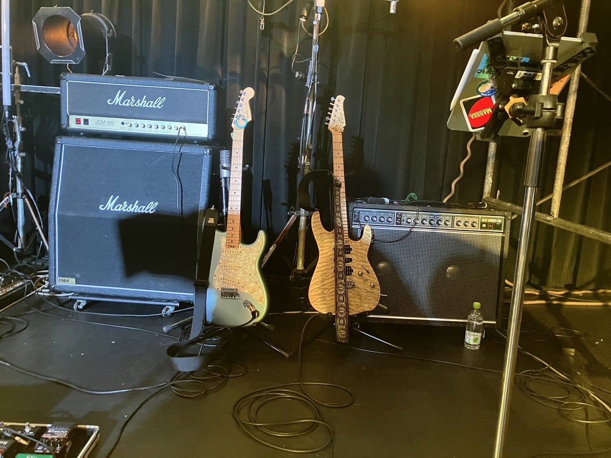 2024.12/2
@恵比寿LIQUIDROOM
不感症ヘビ苺 ワンマンライブ
 " 蛇 蛇 蛇 "

ギターを弾かせていただきました🎸
本当に楽しい時間をありがとうございました！！