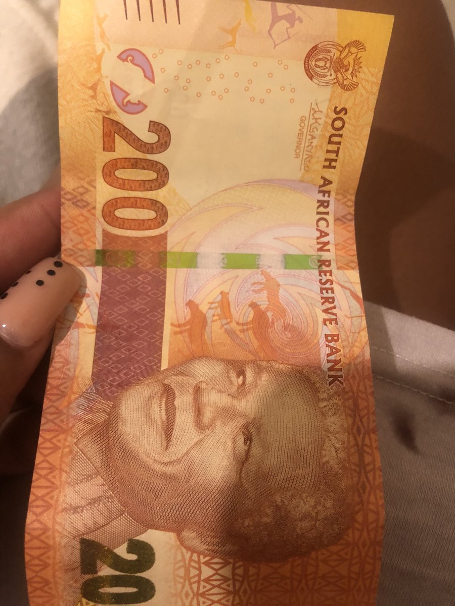 Neilwejoy's tweet image. The security at my complex gave me R200 ,they say I always look after them especially if they don’t have something to eat 🥹❤️