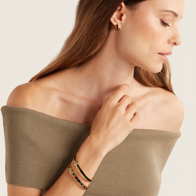 Tipsmate1's tweet image. Enamel Earrings &amp;amp; Bangle Set - Up to 18% Off
tipsmate.com/deals

#enameljewelry #earringsandbangle #stylishset #jewelrylovers #tipsmate #dealsoftheday #Coupon #viral #fashionaccessories #giftideas #salealert #trendyjewelry