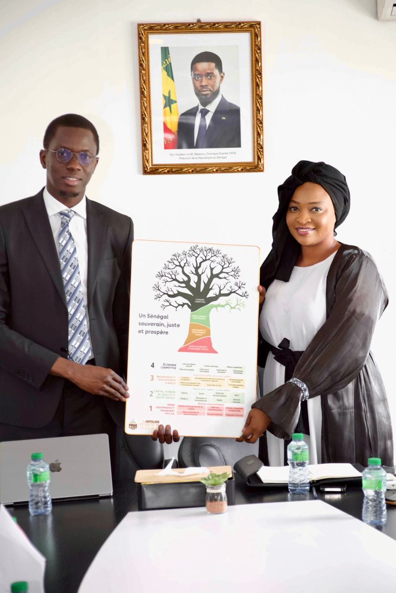 FONGIP's tweet photo. Nouveau partenariat 🤝🏾 prometteur entre le #FONGIP et le #FDTT qui vont collaborer pour financer 2000 nouveaux taxis. Une étape clé pour améliorer la mobilité dans nos villes. #Visionsénégal2050 https://t.co/nCVYnoosnx