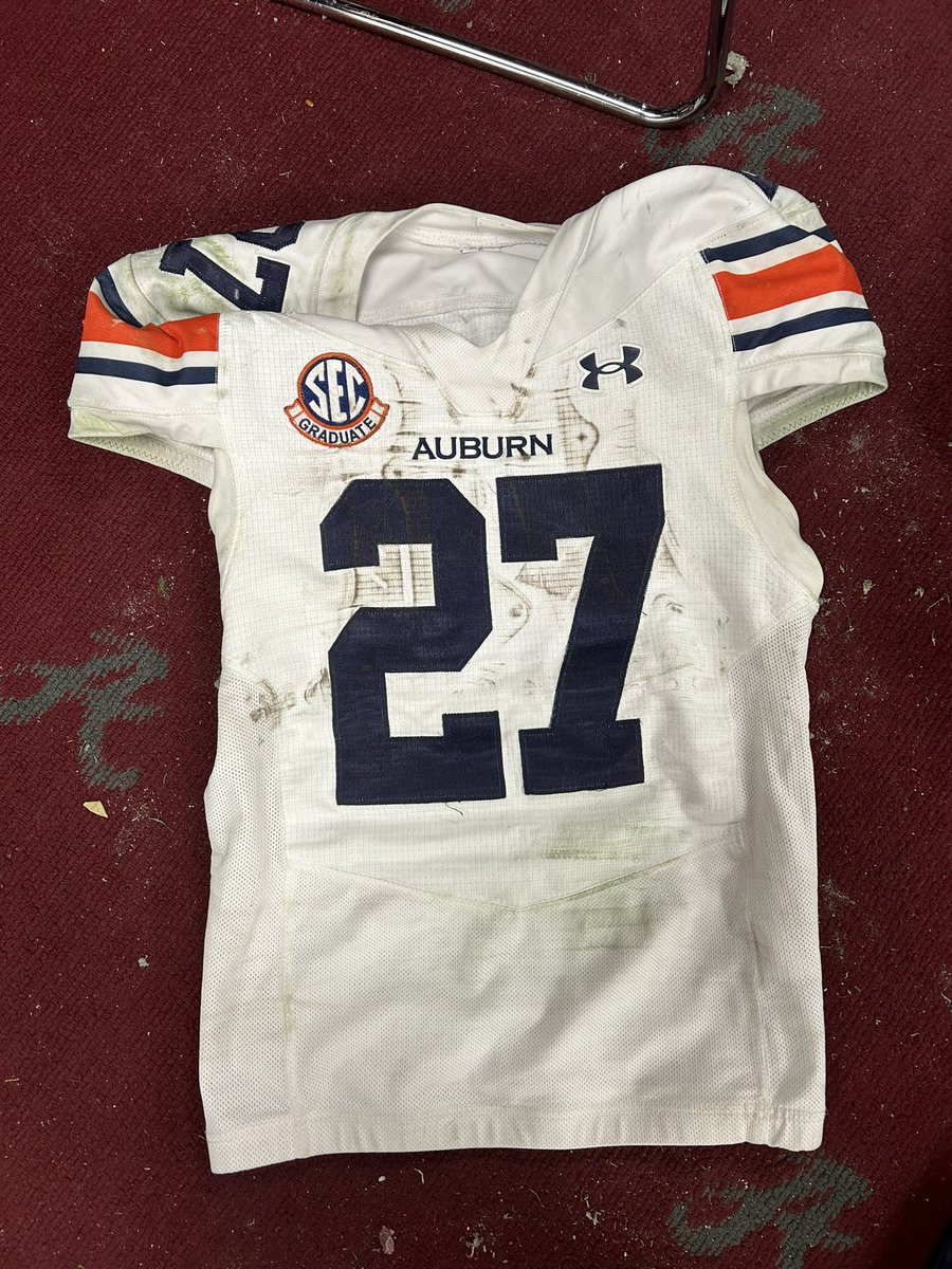 JArquez27's tweet image. Thank you auburn family for the love and support for giving a boy from Mississippi a chance to play at his dream school. I hope I made greats moments for you all the 4 years I been here. I’m beyond grateful for the opportunity!Thank you Auburn💙🦅
27 OUT💔