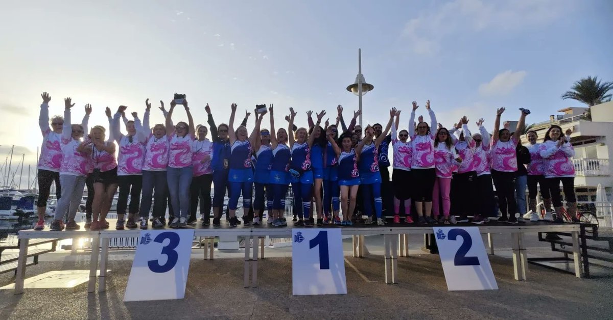 No podríamos estar más contentas con esta regata!🐉🛶
Nuestros equipos han conseguido Plata y Bronce de la categoría BCS  en el III Festival barco dragón de Torrevieja. Dar las gracias al CLUB NAUTICO SANTA LUCIA y a nuestro entrenador por el apoyo que nos brindan en todo momento