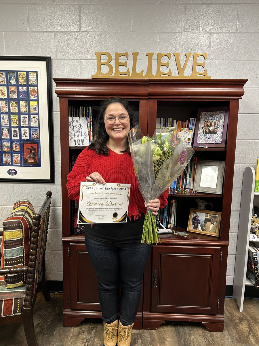 TweetDCS_DCES's tweet photo. We are very proud to announce that Desoto Central Elementary’s Teacher of the year is Mrs. Durant!  #ExcellenceInEducation #StudentSuccess https://t.co/BXr6fPJopK