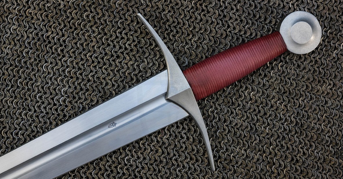 Now is the perfect time to grab a steal on some of our most desired blades, like the Arming Sword! Designed by Angus Trim, this modernized version of blades from the 13th century is a true representation of what a modern sword should be. 

#medievalsword

kingston-arms.com/products/atrim…