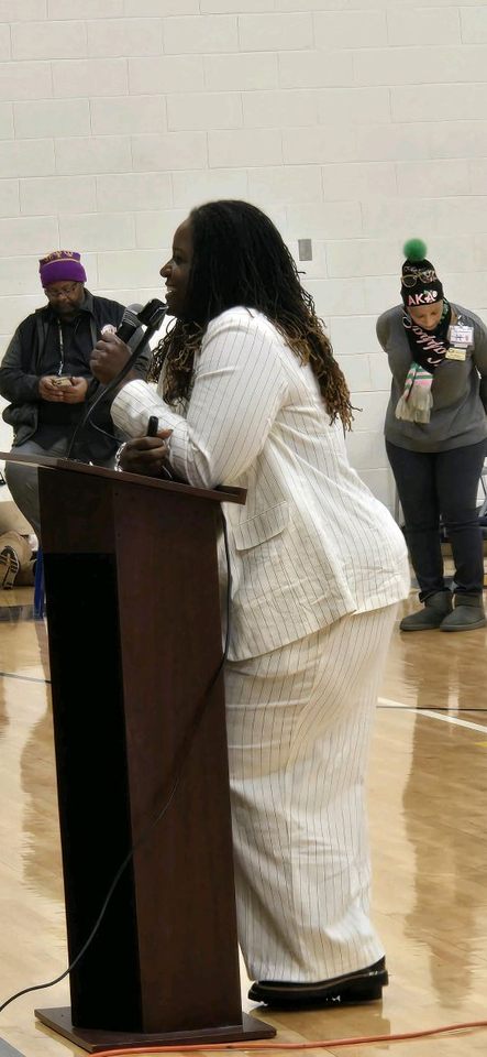 ELM_HCS's tweet image. Students formal introduction of Principal Holsey; she talked about Academics, Athletics and Co-Curricular activities! As well as refreshing high expectations with the goal of becoming #1! #EagleStrong 💙💛🦅
@PrincipalHolsey @HenryCountyBOE @JustTeaTea @ParkerTashekia