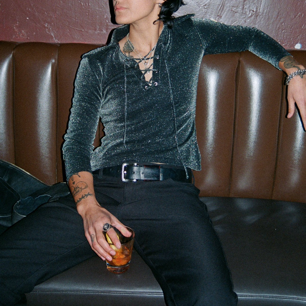 “JEALOUS” a brand new song out this Friday❗️🪩
Presave now: stem.ffm.to/jealoustheaces