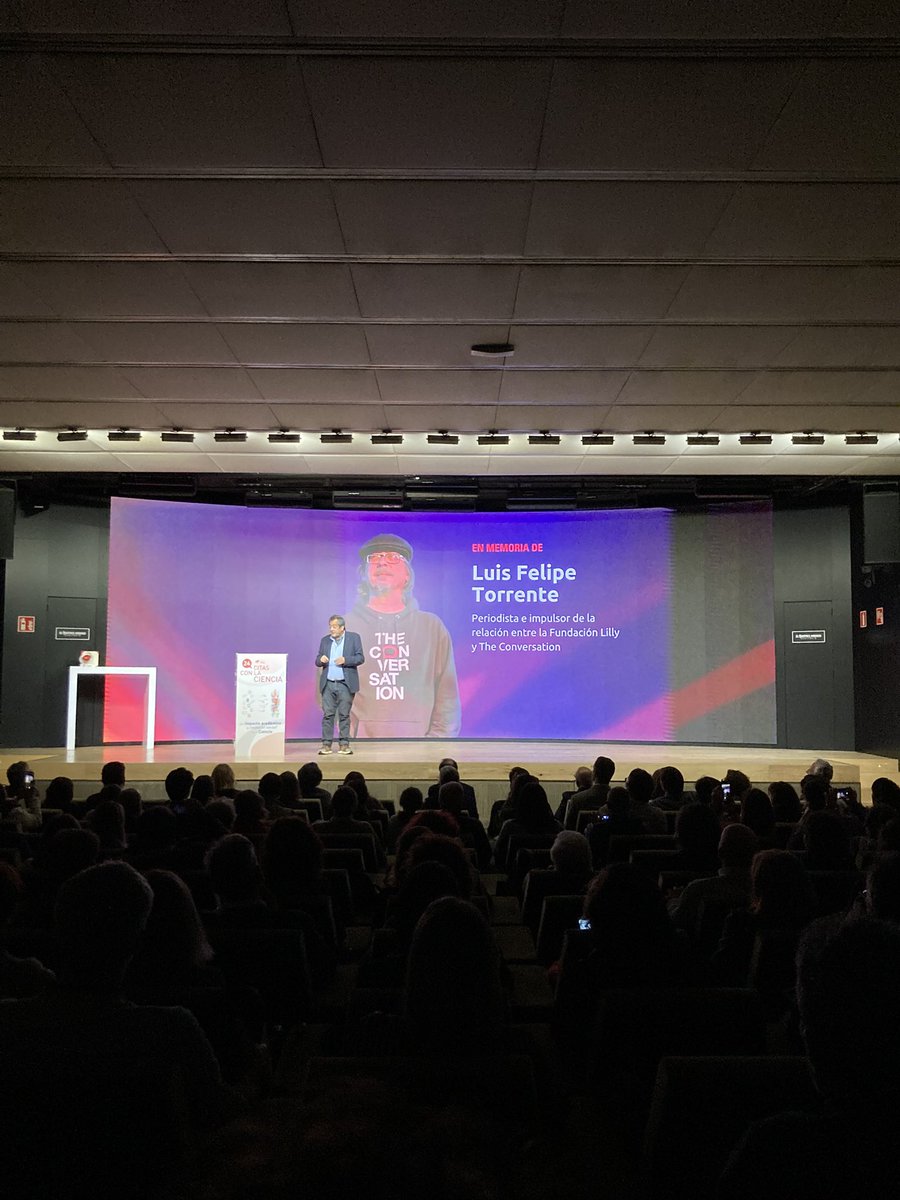 The Conversation ES (@conversation_e) on Twitter photo Muy emocionados con el homenaje a Luis Felipe Torrente en #CitasCiencia de <a href="/FundacionLilly/">Fundación Lilly</a> ❤️
El #PremioDivulgaciónFLTC pasará a llamarse en 2025 #PremioDivulgaciónLuisFelipeTorrente Muy emocionados con el homenaje a Luis Felipe Torrente en #CitasCiencia de <a href="/FundacionLilly/">Fundación Lilly</a> ❤️
El #PremioDivulgaciónFLTC pasará a llamarse en 2025 #PremioDivulgaciónLuisFelipeTorrente