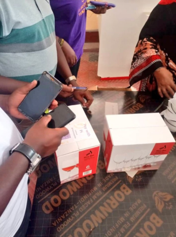 PiNewsMedia's tweet photo. 💜Congratulations to the Pi Network pioneers in Tanzania for using the world's most widely used digital cryptocurrency $PI ⚡️ as a means of payment to exchange goods and services 💁🏻‍♀️ https://t.co/3JhfSTP4Zz