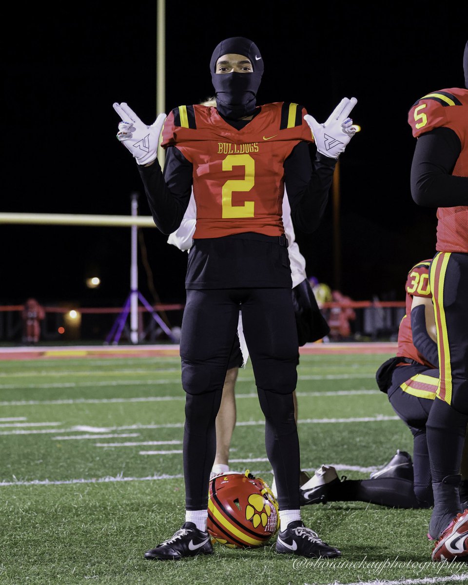 SEASON HIGHLIGHTS: 
65 REC
1,035 YDS
14 TD
16 YPC
hudl.com/v/2QBKkN