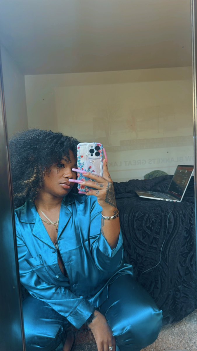 SunnieDipp's tweet photo. I get 💦 when he call me big mama 🥵 https://t.co/JHHWU4WnXC